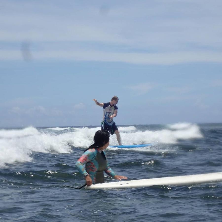 Hotel Tropical Surf House Okinawa Onna Exterior foto